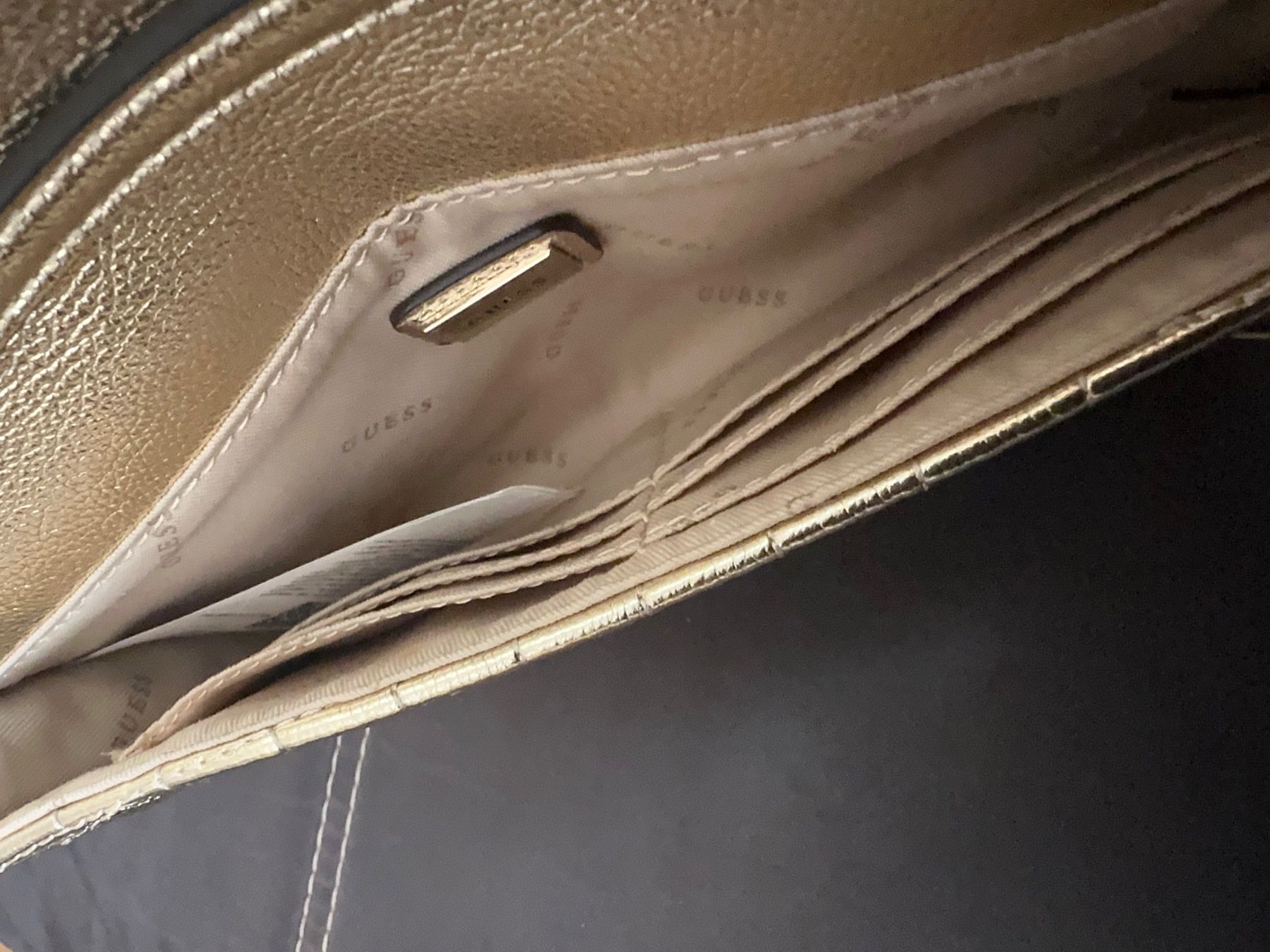 Guess Portamonete: Damen Guess Portmonee – Nuovo (secondo la descrizione) da Basel venduto da Ivana_4 7