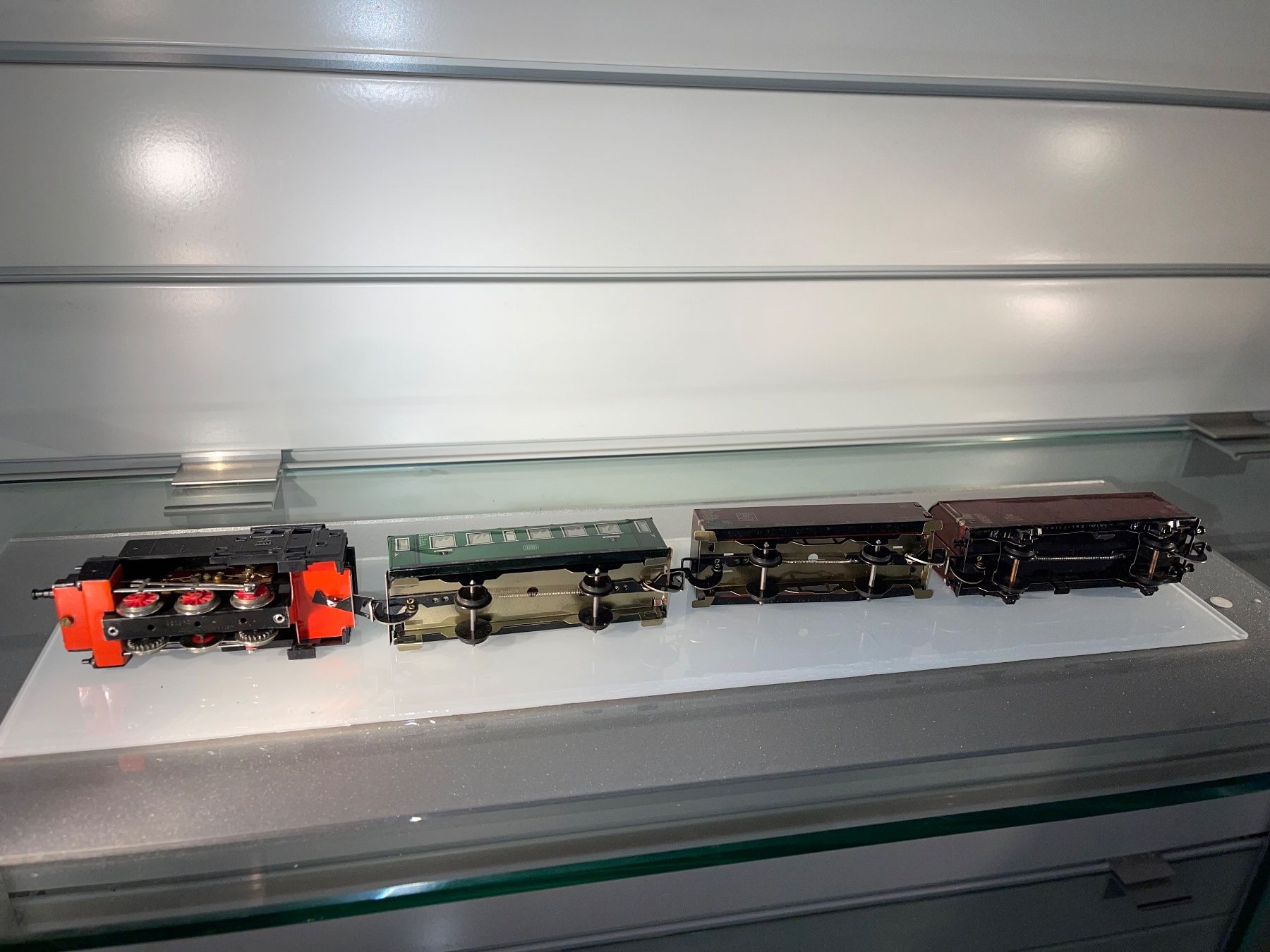 Modelleisenbahnen: BUB Eisenbahn HO Dampflok mit Wagen, Schienen, Trafo – Gebraucht aus Siebnen von speedy63 8
