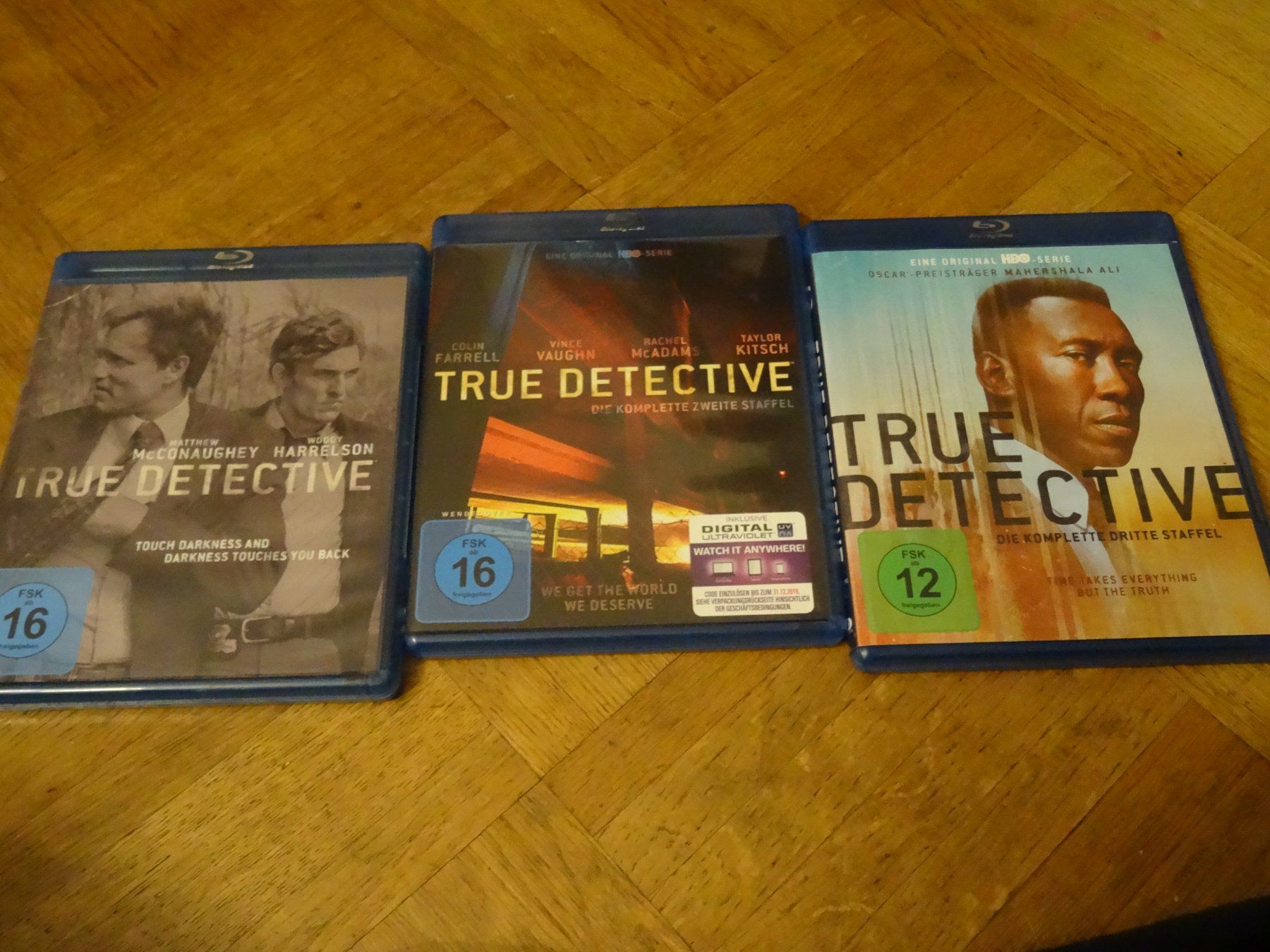 Alle DVDs: True Detective Staffeln 1-3 Blu-ray – Gebraucht aus Olten von Disc-Verkauf
