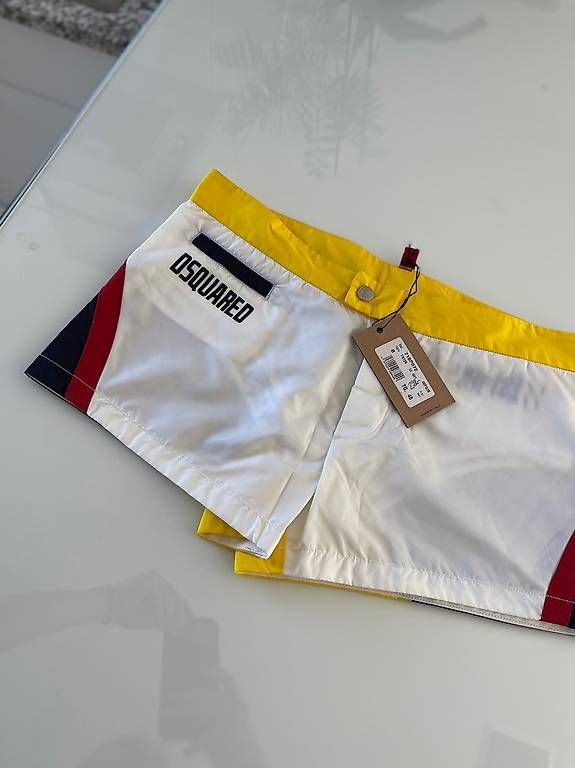 Dsquared2 Costumi da bagno: Dsquared2 Badeshorts NP.298.- CHF – Nuovo (secondo la descrizione) da Pratteln venduto da Rbubi