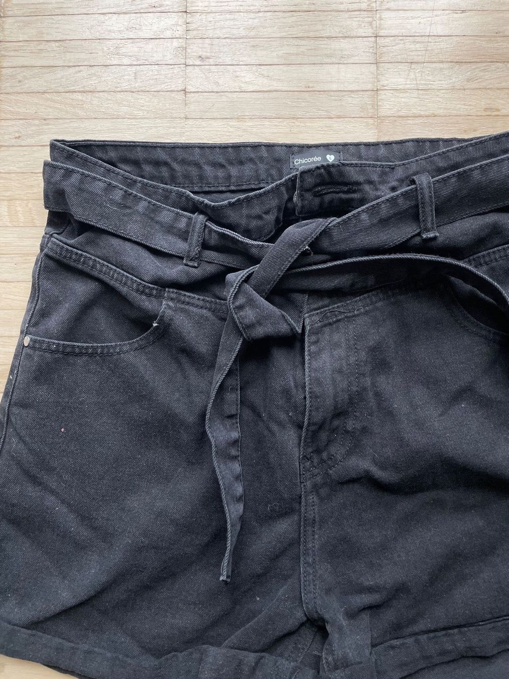 Pantaloni: Jeans Short paperbag-Style Gr.L von Chicorée – Usato da Uster venduto da 69madonna 1