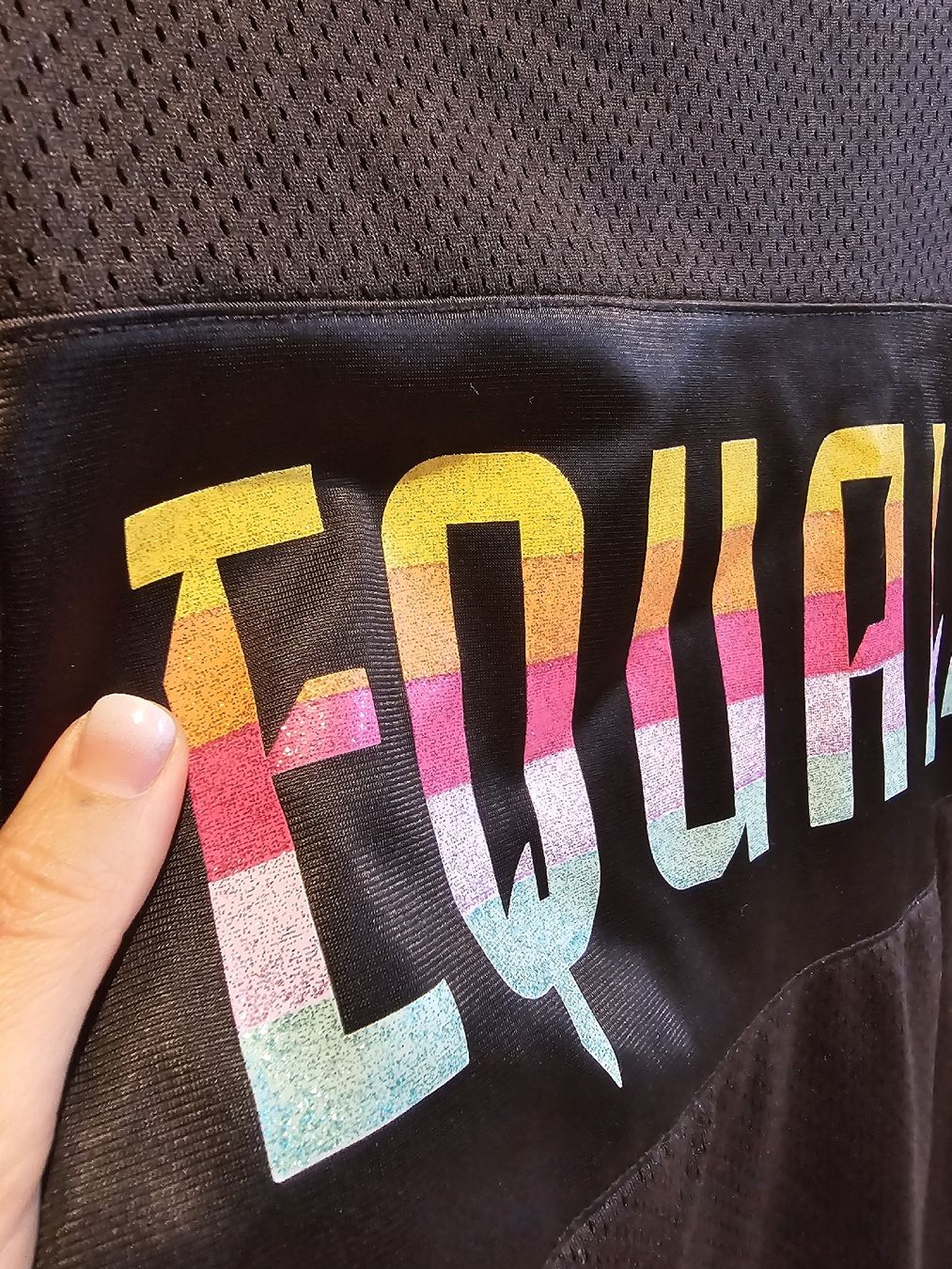 T-shirt: equality unisex t-shirt – Nuovo (secondo la descrizione) da Zürich venduto da joa_26k8 1