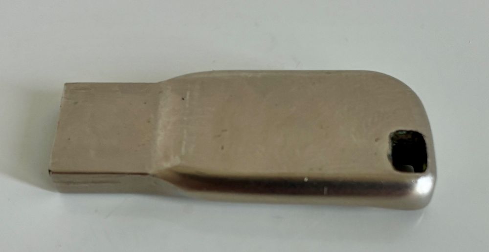 Lenovo USB Sticks: Lenovo USB Stick 2TB - Neuwertig & Superschnell! – D'occasion à Zürich par tersus1981 1