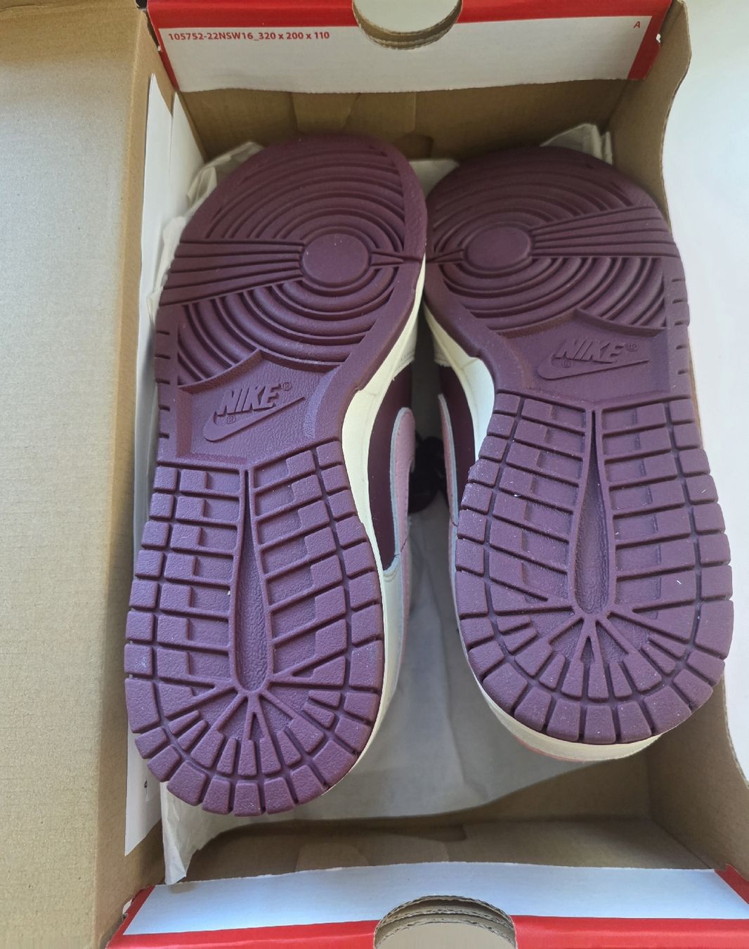 Nike Scarpe da uomo: NIKE Dunk Low 'Valentine's Day' – Nuovo e nell'imballaggio originale da Genève venduto da tacoma08 3