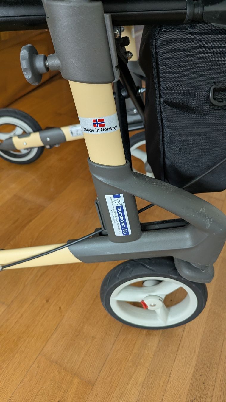 Aides à la marche: Rollator – D'occasion à Schwyz par baze 2