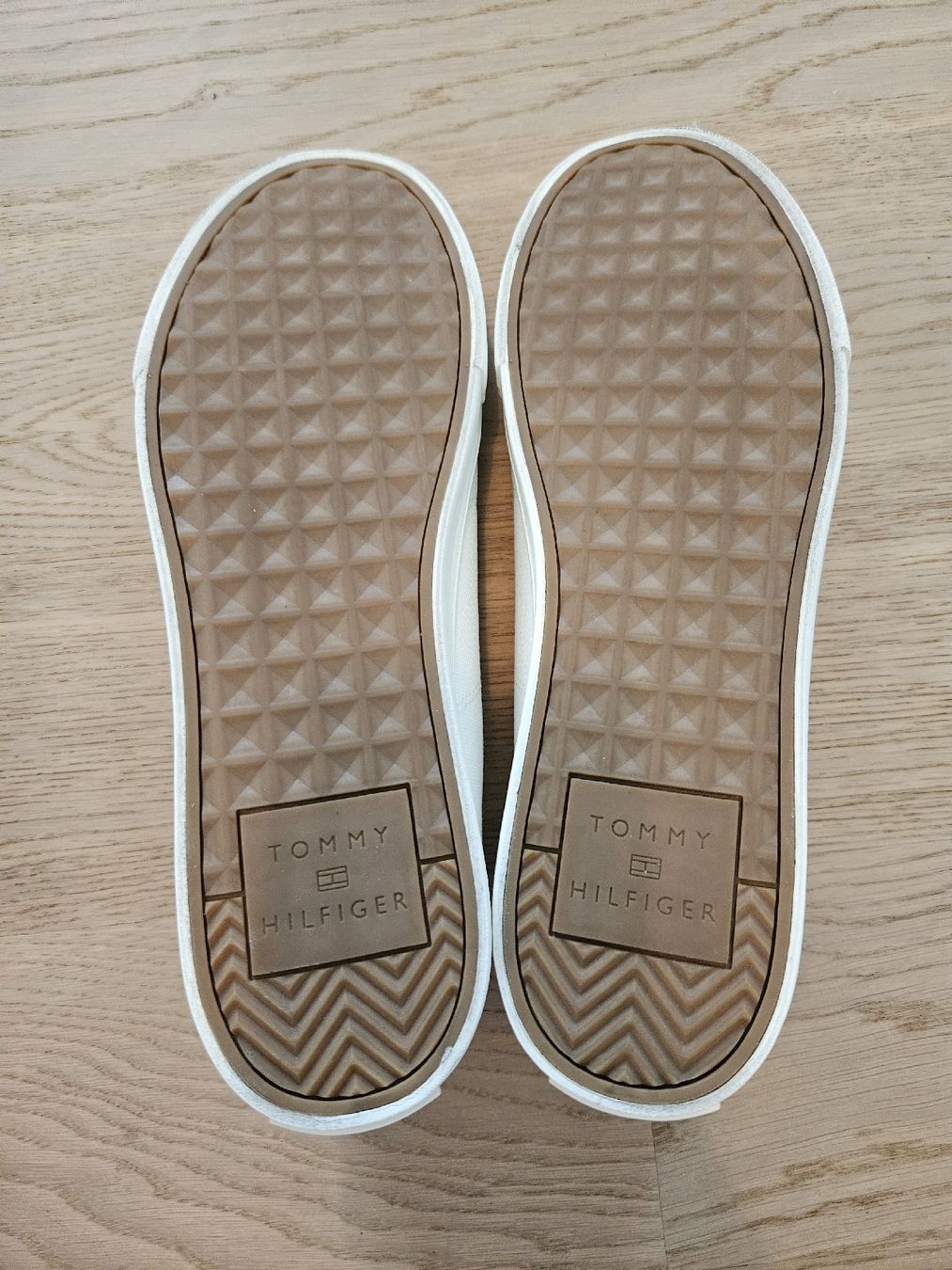 Tommy Hilfiger Scarpe da uomo: Tommy Hilfiger Essential Textile Vulc Sneaker Gr. 41 – Nuovo e nell'imballaggio originale da Rotkreuz venduto da Bibi2405 3