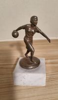 Bowling Figur auf Marmorsockel, Vintage