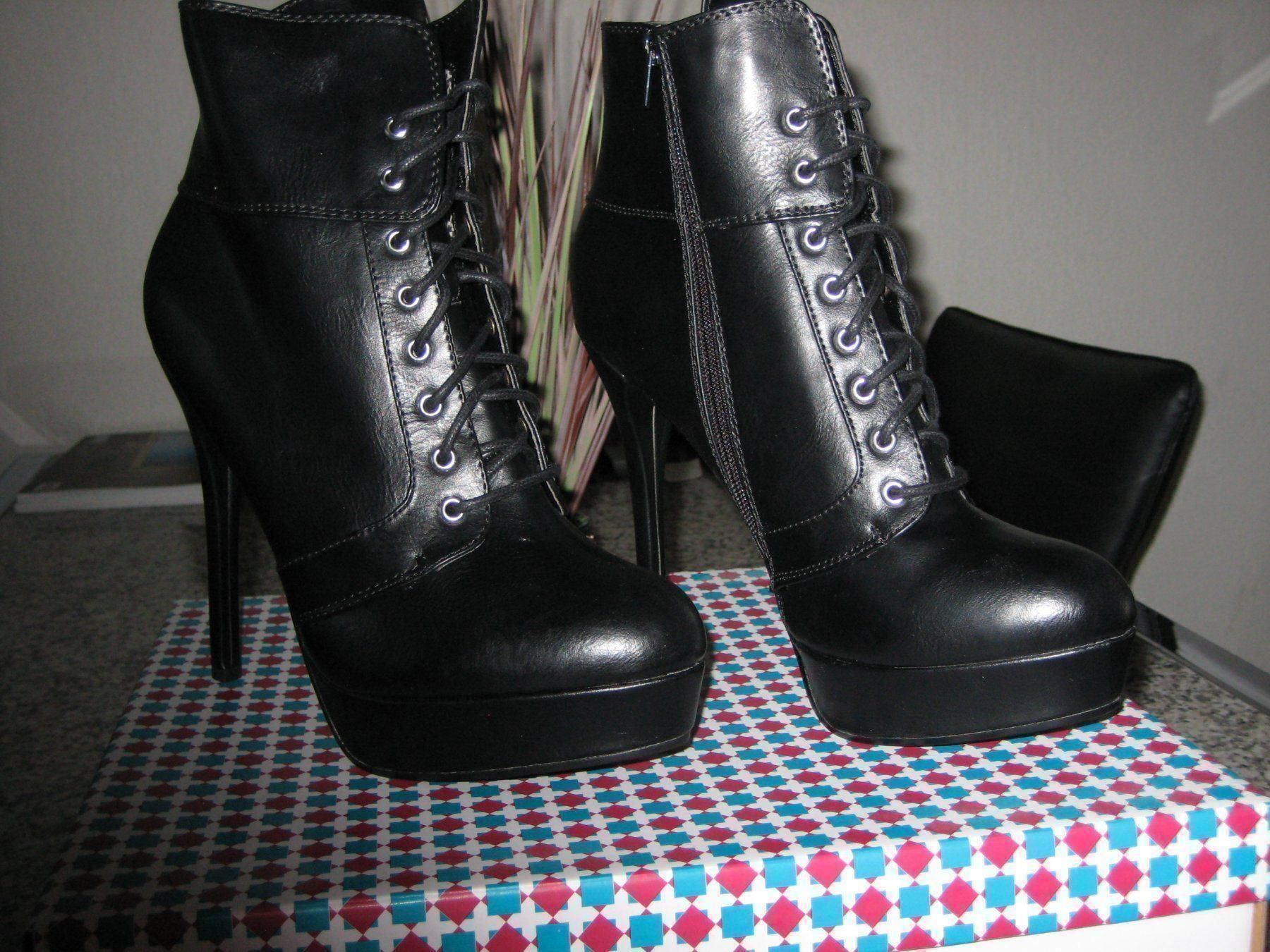 Damenschuhe: Sexy High Heels Stiefeletten Gr. 42 – Neu und originalverpackt aus Bürglen UR von Kpcp20