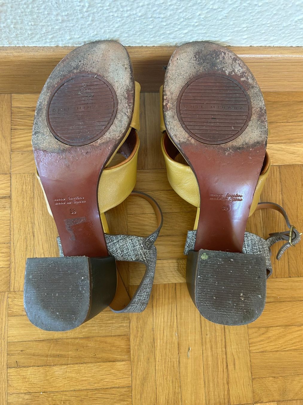 Chie Mihara Scarpe da donna: Chie Mihara / Sandalen (Gr. 39) – Usato da Dietlikon venduto da Mankai 3