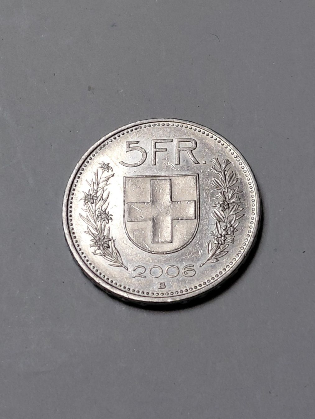 Alle Münzen: Suisse-5 Francs 2006 B_Jolie – Gebraucht aus Daillens von pet_y6gr 3