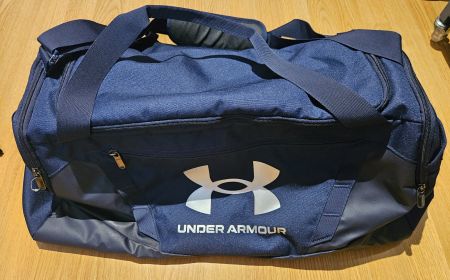 Sporttasche Under Armour dunkelblau guter Zustand