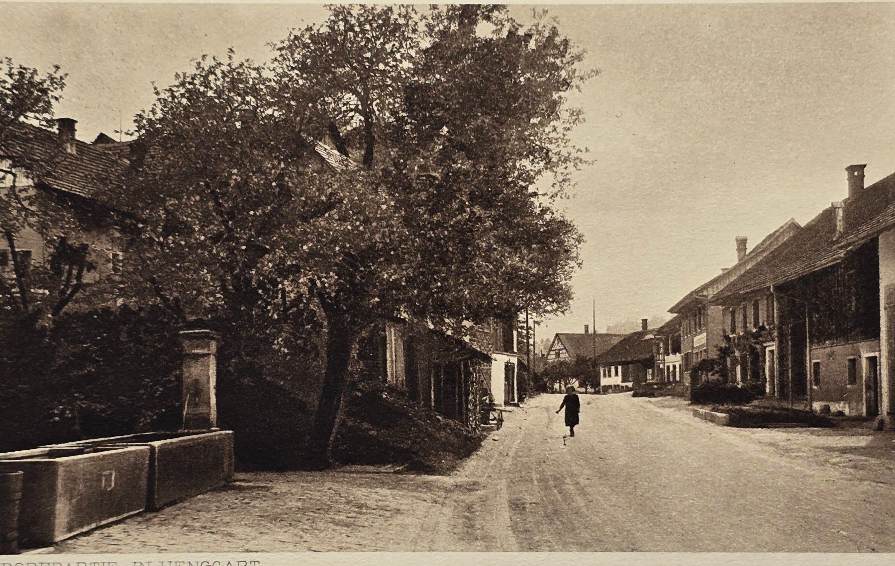 Cartoline postali: Henggart Dorf AK Brunnen Kind – Usato da Rheinau venduto da MakalekaAloha 3