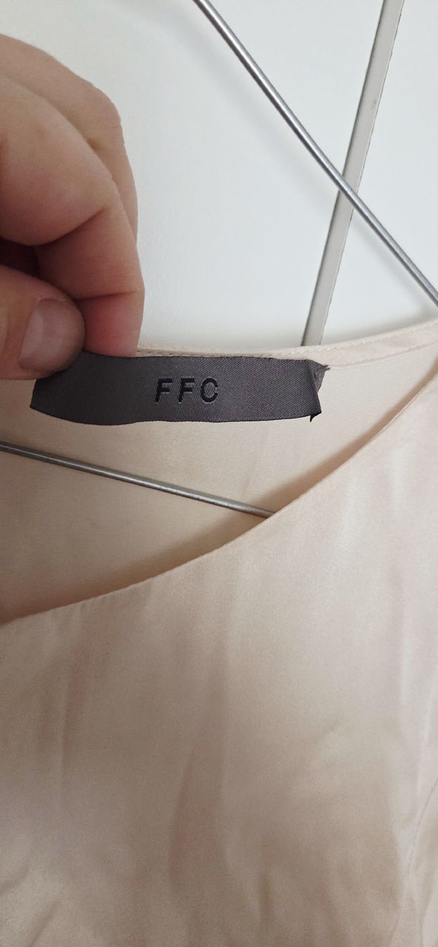 Chemisiers: Bluse FFC kurzarm Seide hellrosa Grösse S  – D'occasion à Hellbühl par Veci02 1