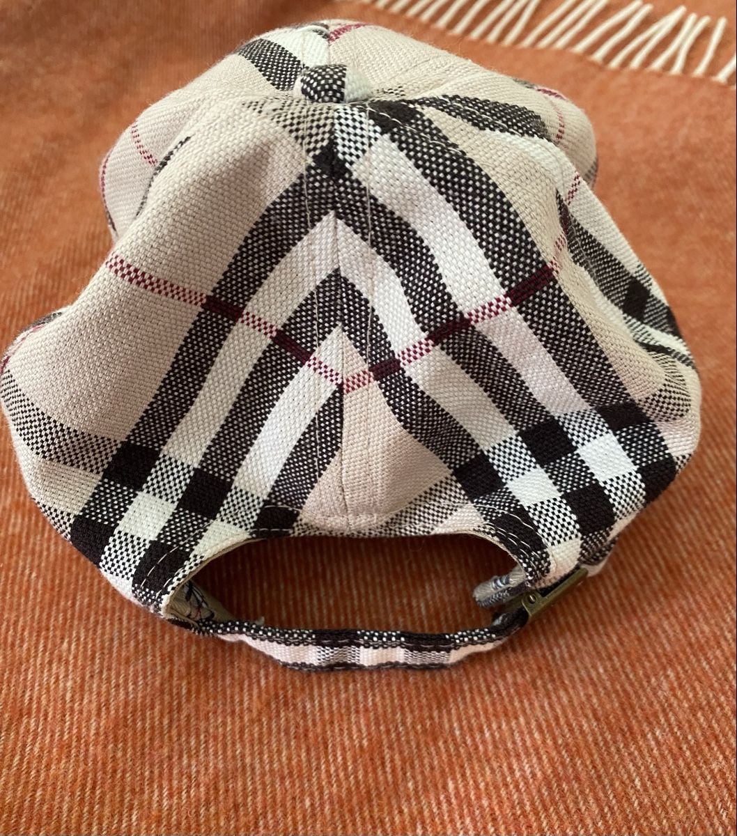 Burberry Altro in  Abbigliamento & Accessori: Basecap Burberry Karomuster guter Zustand – Usato da Triesen venduto da vla_z6rh 1