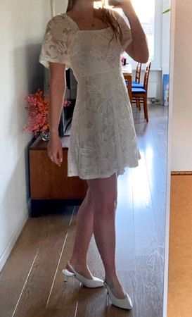 Sommerliches Spitzenkleid, weiss, Grösse 36 / S - Neuwertig