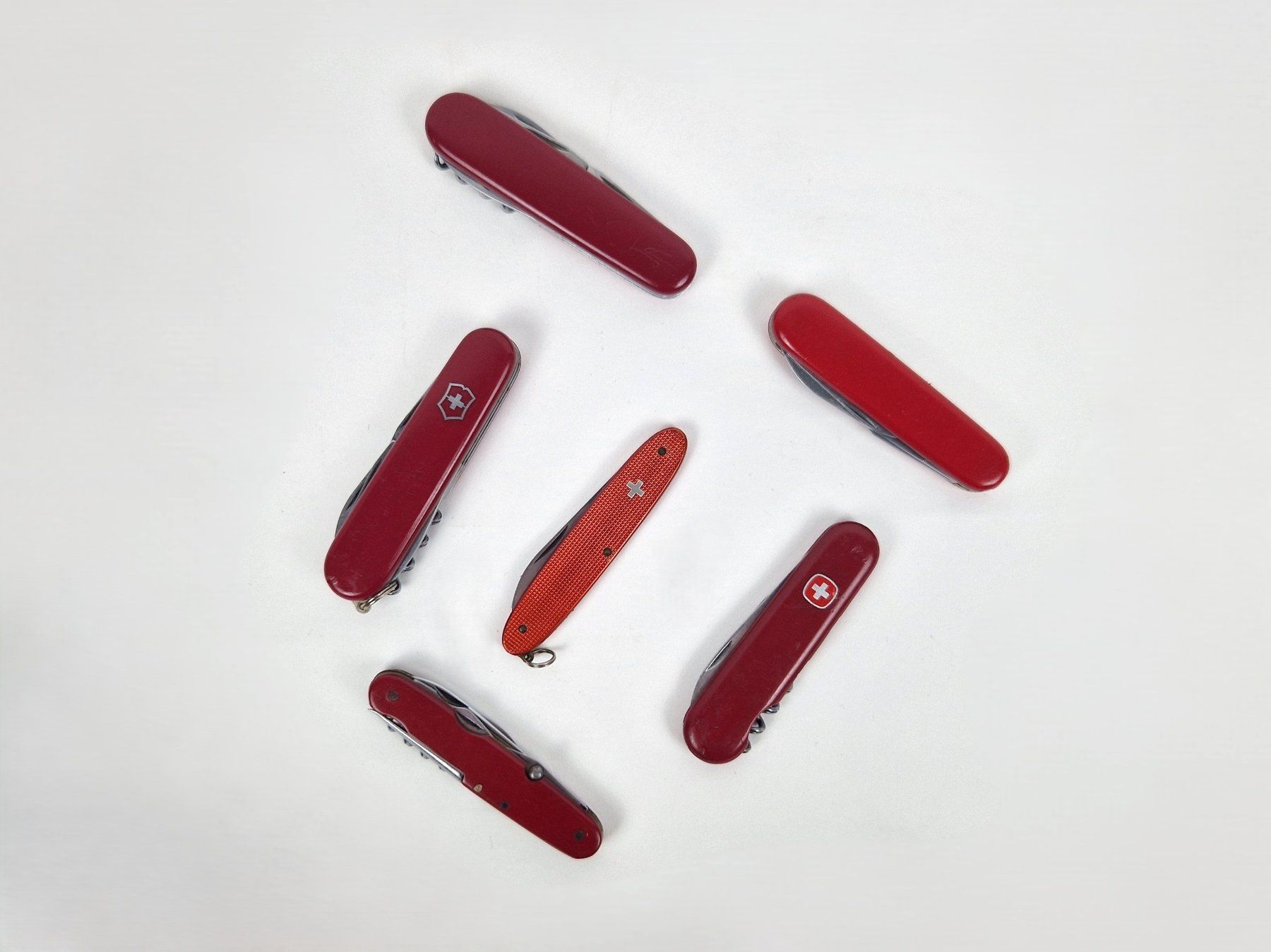 Victorinox Couteaux de poche: Verschiedene Sackmesser im 6er Set – D'occasion à Basel par Restwert_Basel