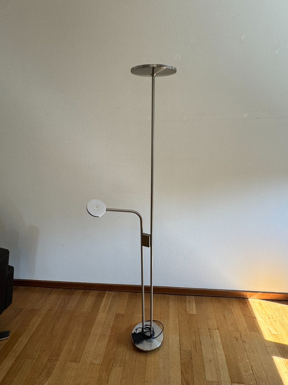 Lampade: Stehleuchte Metall dimmbar 16.5 W – Usato da Ibach venduto da cha_c5dt