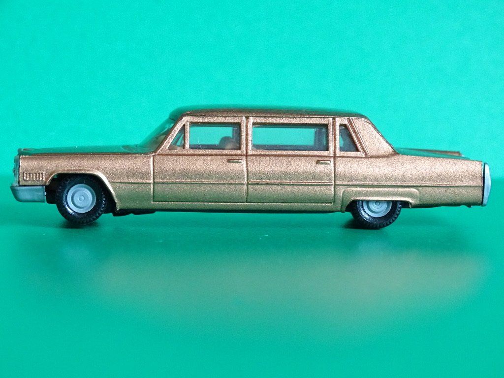 Praliné Modellini d'auto: Cadillac von Praliné 1/87 – Usato da Bretzwil venduto da Meex 2