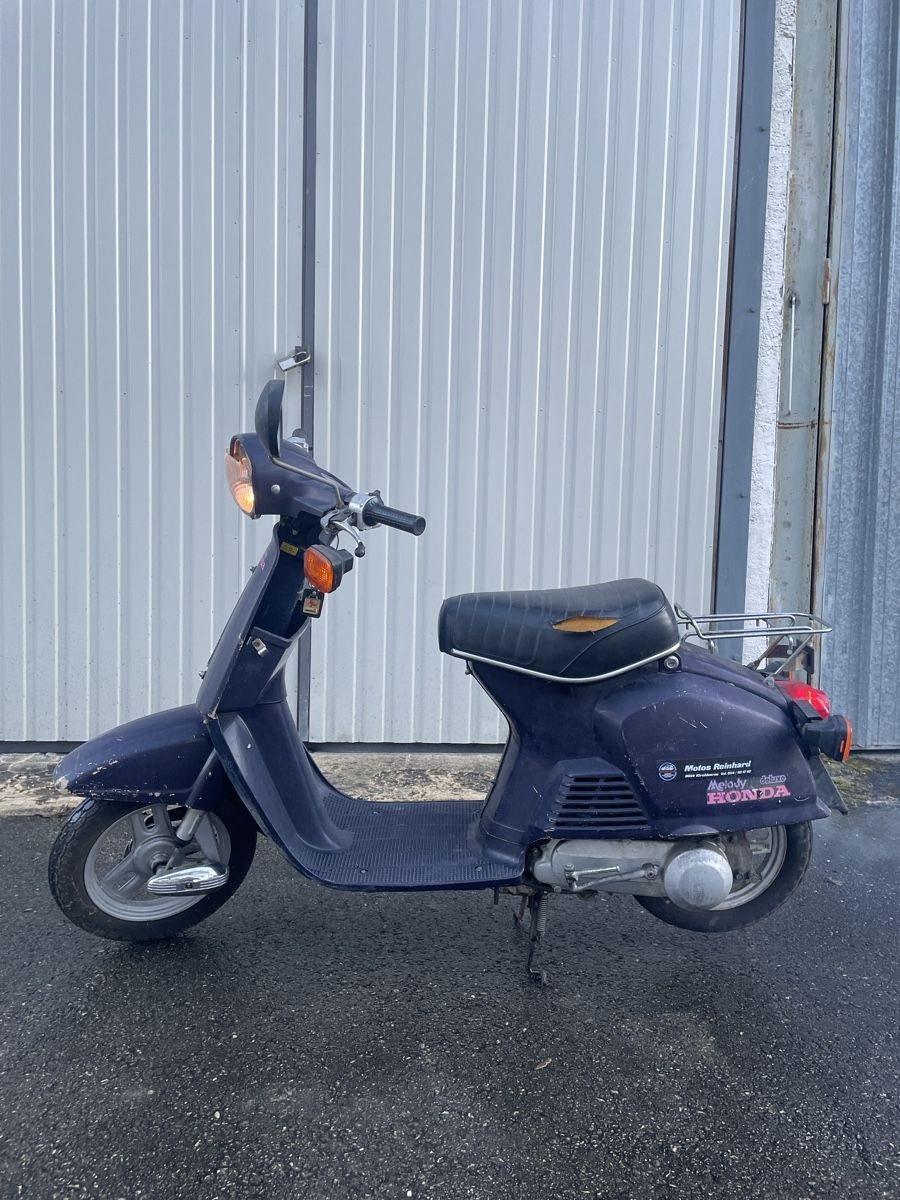 Honda Scooter: Honda melody deluxe – Usato da Neuchâtel venduto da EPCservices 1