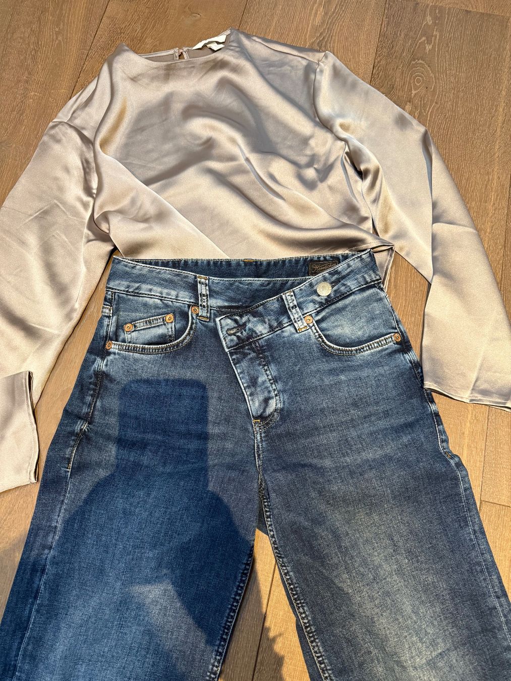 Herrlicher Lotti di vestiti: Herrlicher Jeans Gr. 34 und Bluse satin – Usato da Nussbaumen TG venduto da Purzel63 1