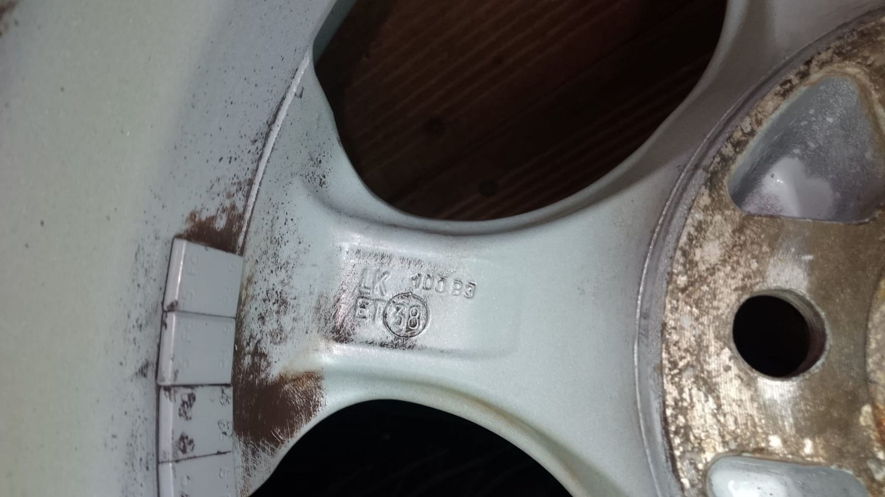 Audi Cerchioni: Alufelgen Alutec 14 Zoll, 6X14H2 Java4 – Usato da Eschenbach SG venduto da sternen4 4