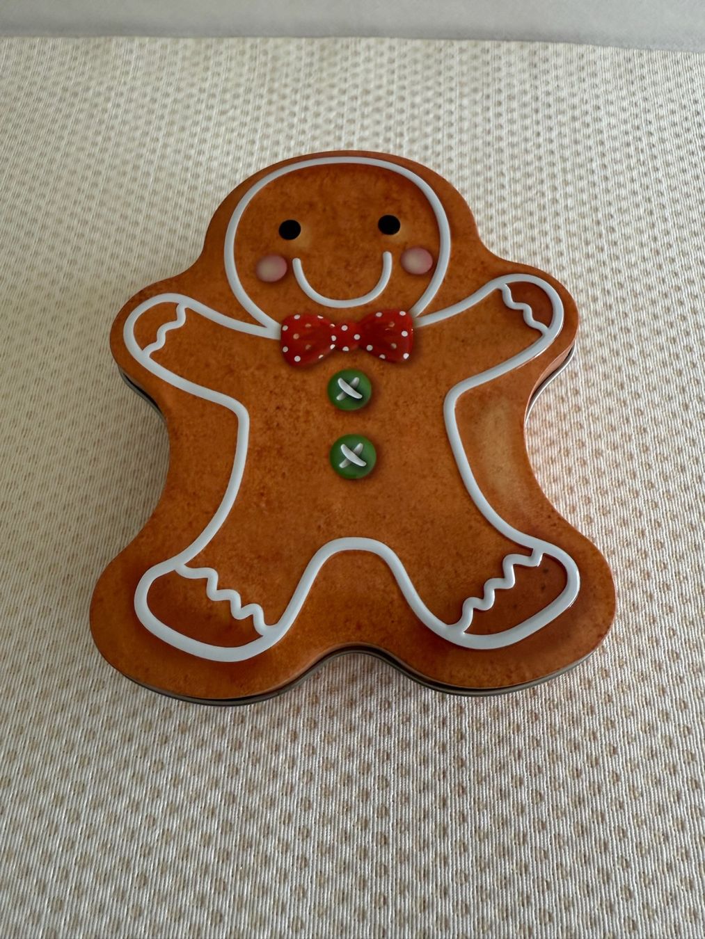 Dolce & Gabbana Contenitori & Simili: Boîte à biscuits - décor de Noël – Usato da Sion venduto da accroshoes
