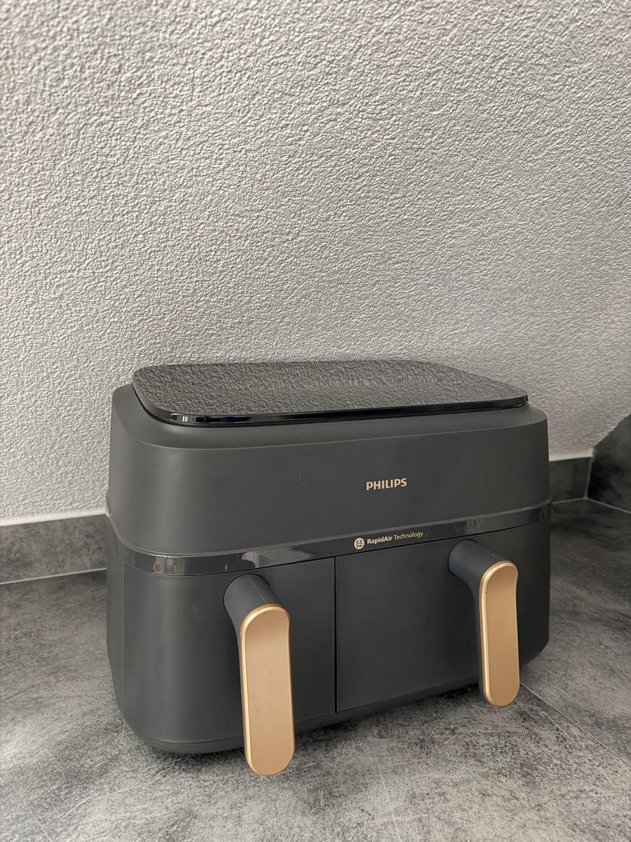 Philips Elettrodomestici da cucina: Philips AirFryer 2 Körbe 2 verschiedene Grössen – Usato da Ossingen venduto da els_9s6h