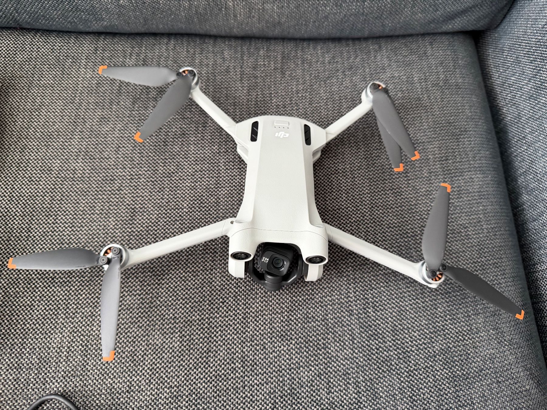 DJI RC Modellbau: DJI Mini 3 Pro Drohne Fly More Set mit Controller, neuwertig – Gebraucht aus Riehen von Nyenhuis 4