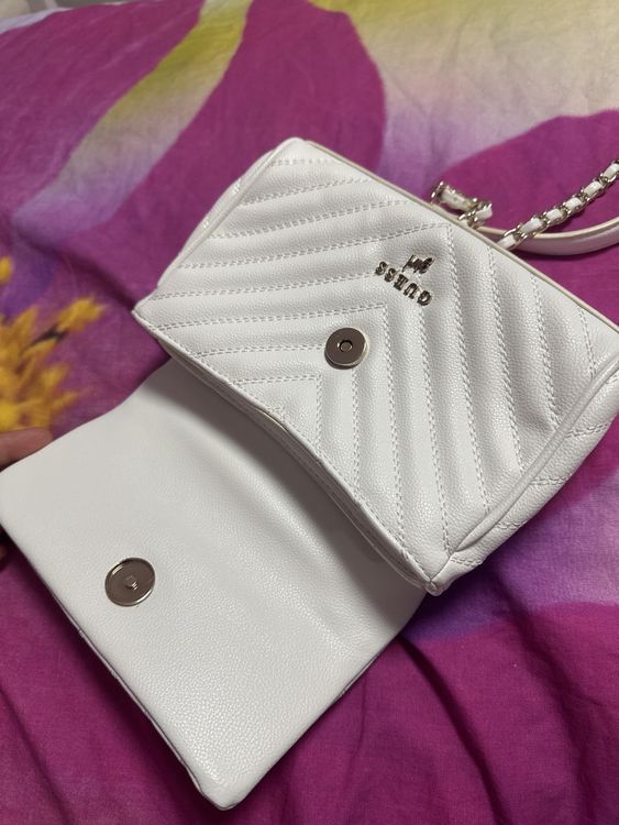 Guess Taschen für Damen: Weisse Handtasche von Guess mit Kette, neuwertig. – Neu (gemäss Beschreibung) aus Netstal von Queen37 2