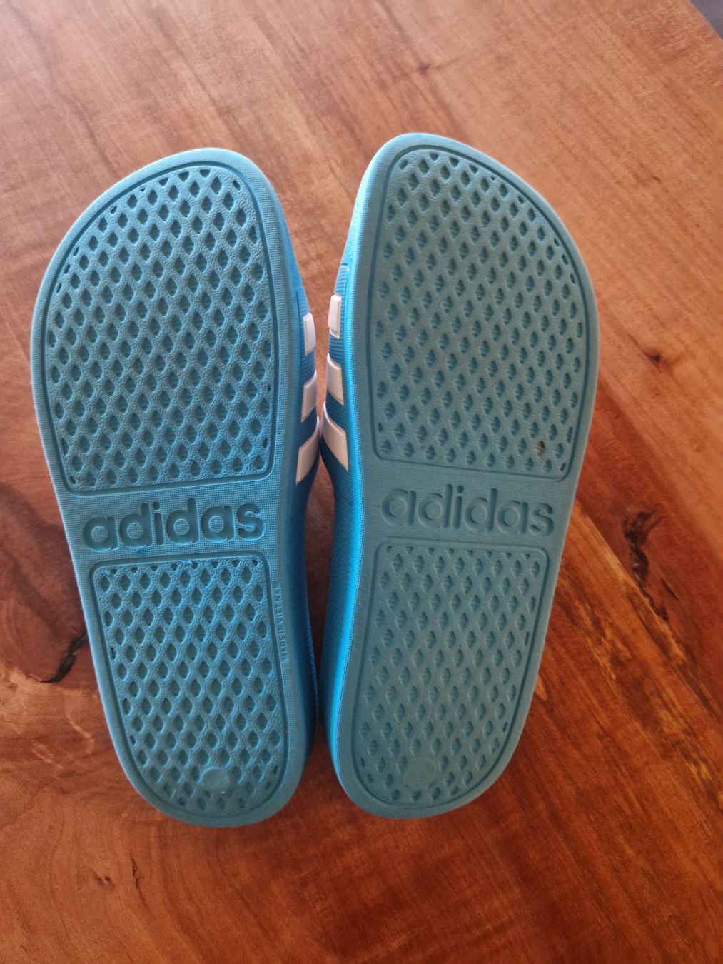 Adidas Schuhe für Jungen: Adiletten / Badeschuhe / Badelatschen 34 – Gebraucht aus Giswil von monimaus08 1