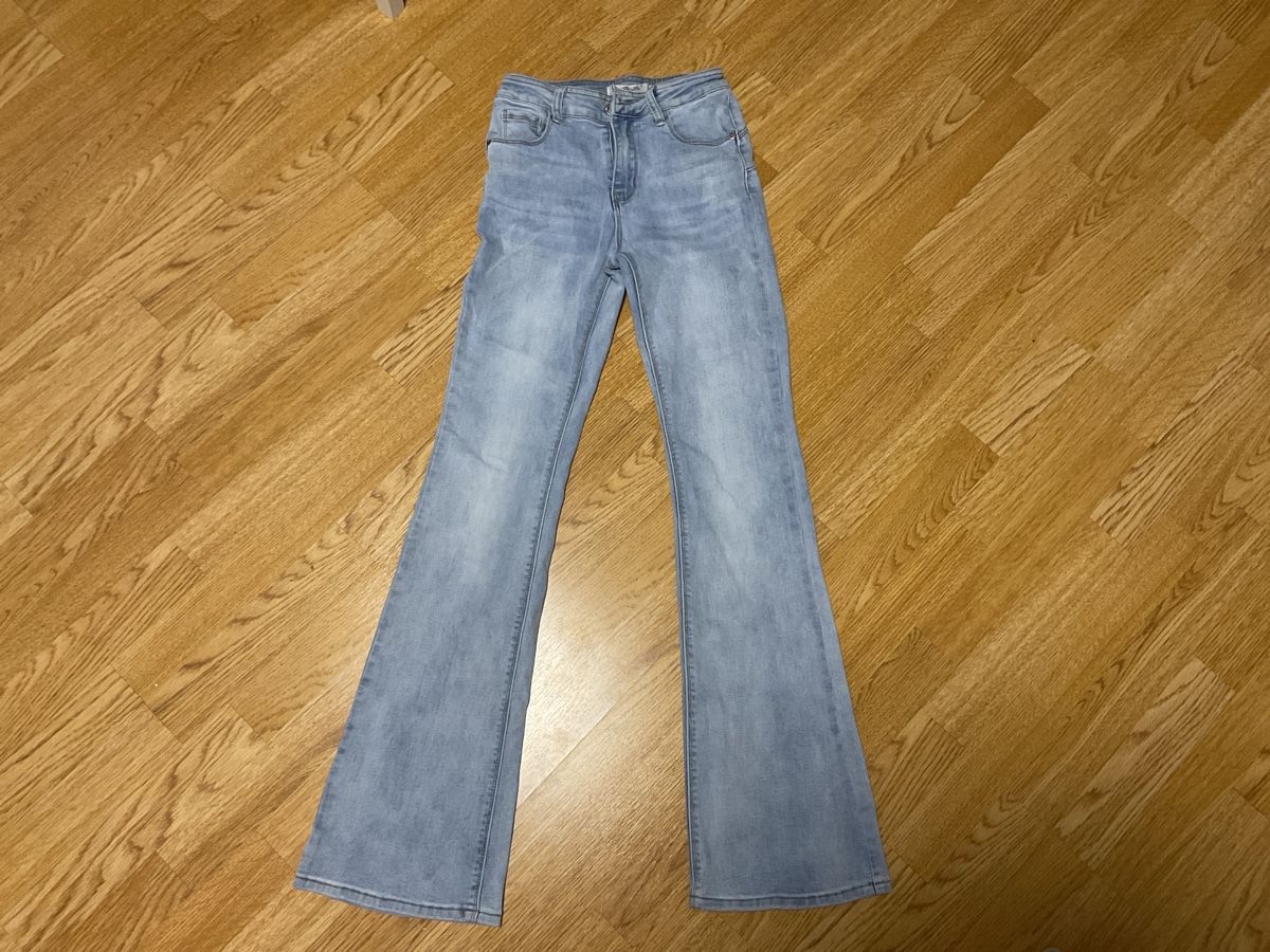 Jeans: Hellblaue flared jeans (Grösse XS) – Neu (gemäss Beschreibung) aus Bern von sophia_16