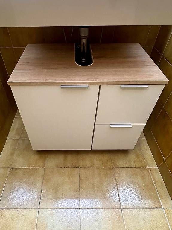 Mobili per bagno: Mobile bagno – Usato da Sorengo venduto da LaVale 1
