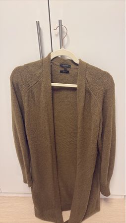 Soft Brown Knit Blanket - Cozy Winter Essential