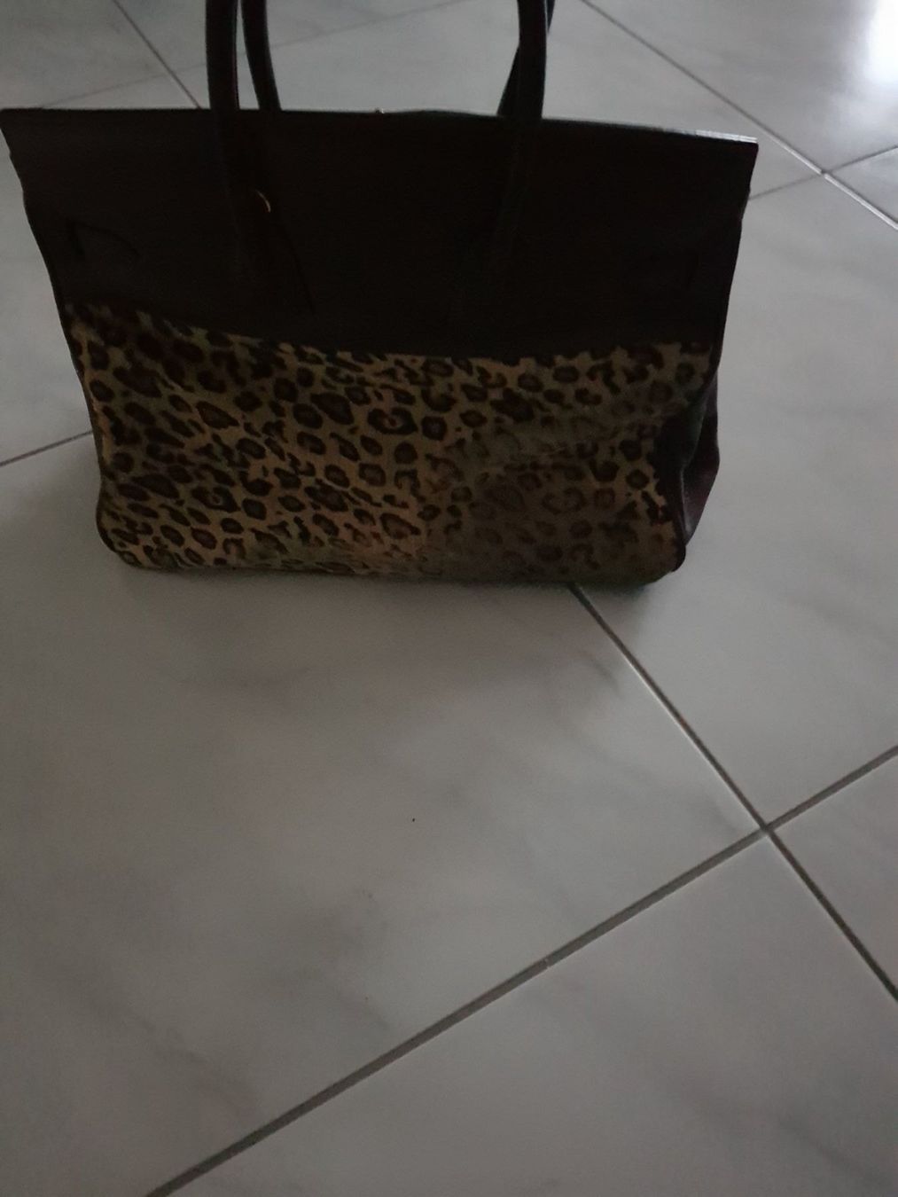 Borse da donna: Leder Tasche mit  Echtfell – Usato da Stansstad venduto da leoni66 2