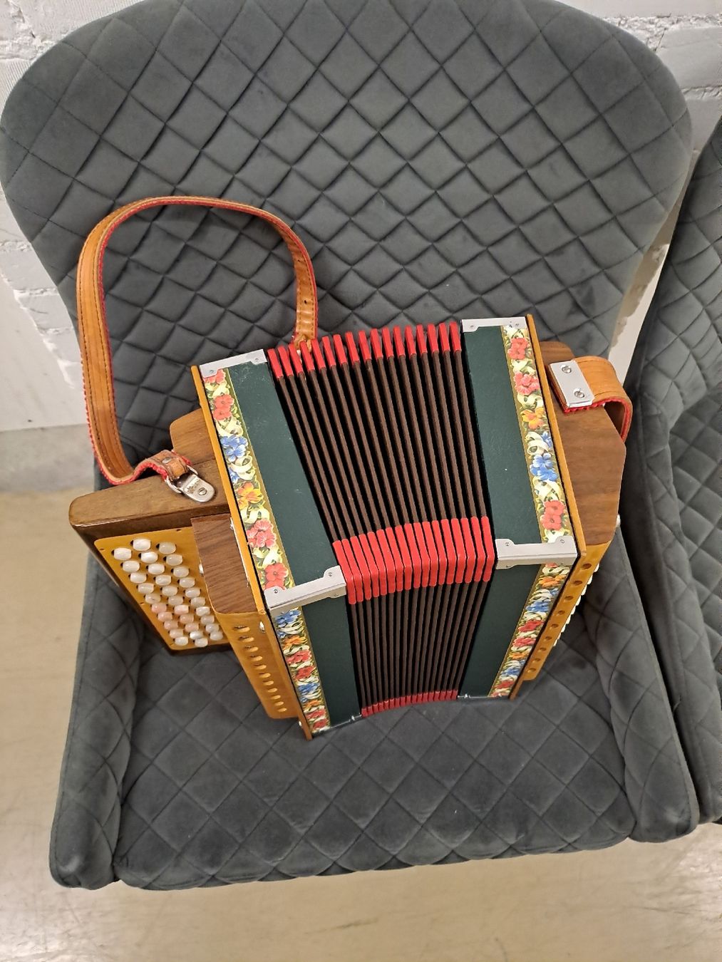 Strumenti musicali: schwyzerorgeli ton B wie neu – Usato da Villeneuve venduto da BibiVintage 6