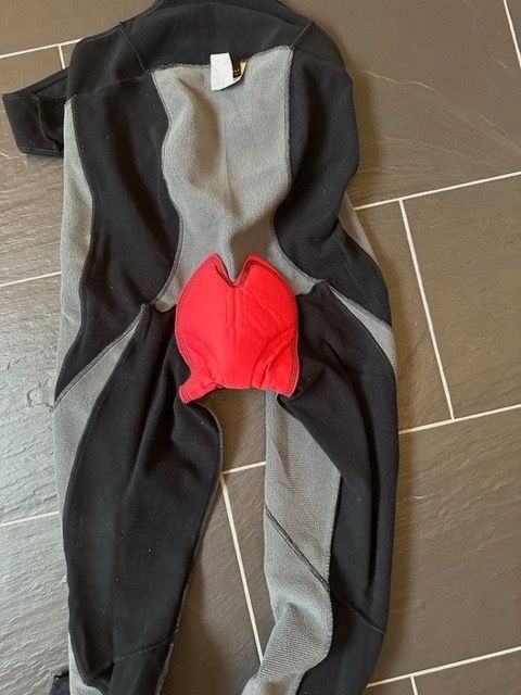 Castelli Lotti di vestiti: Castelli Winter Outfit – Usato da Altendorf venduto da Eisenmaennchen 4
