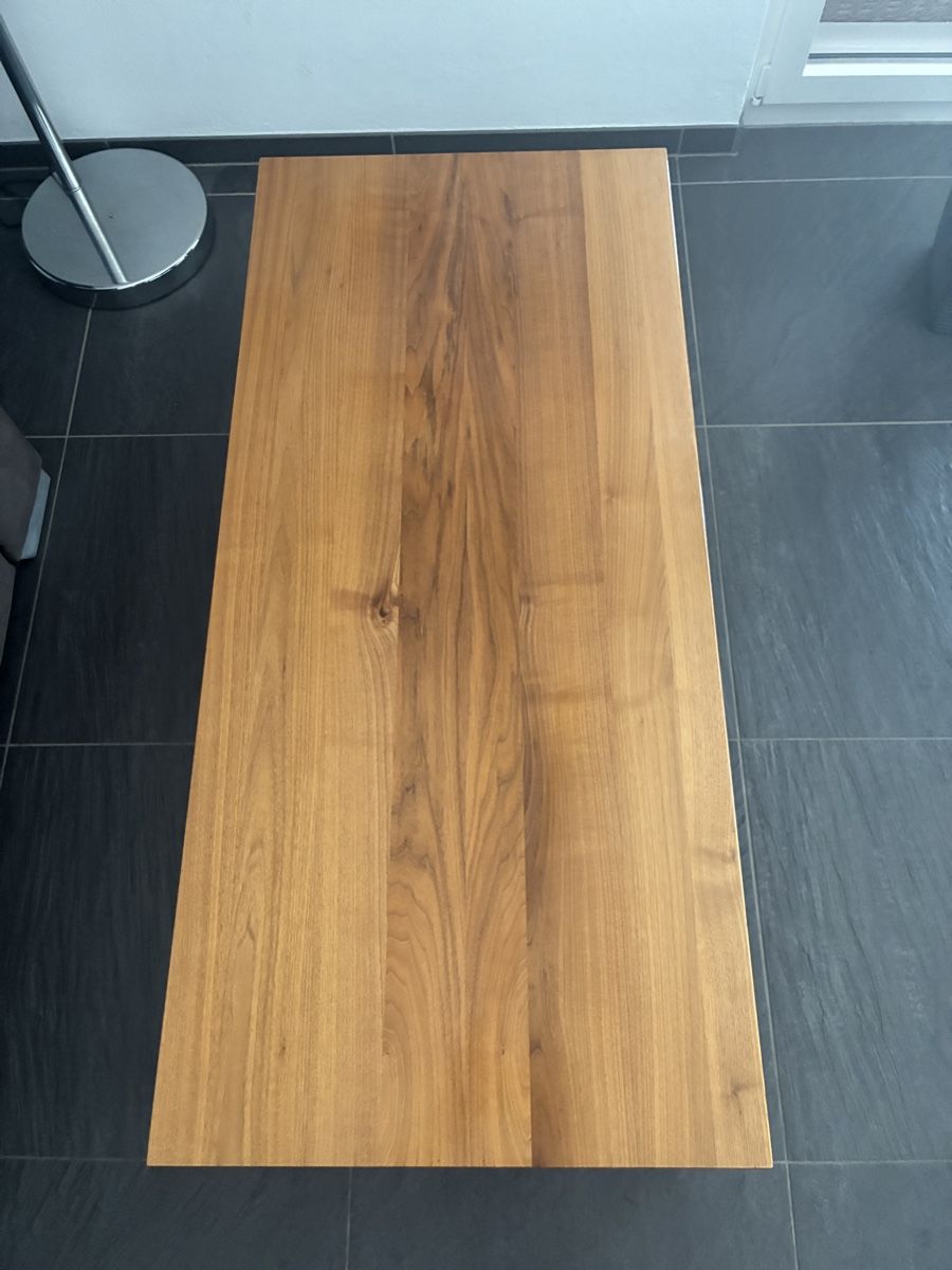 Tische: Massiver Nussbaum-Aluminium Designer Salontisch – Gebraucht aus Hermetschwil-Staff von scar_1983 4