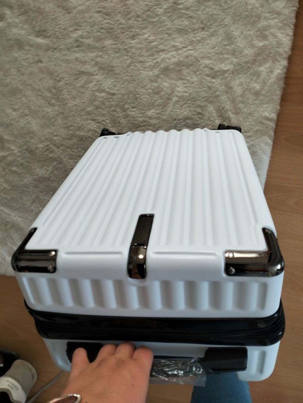 Altro in Aeronautica: Top Trolley Weiss mit Schloss - handgepäckgrösse – Nuovo (secondo la descrizione) da Rickenbach b. Wil venduto da lilagirl 5