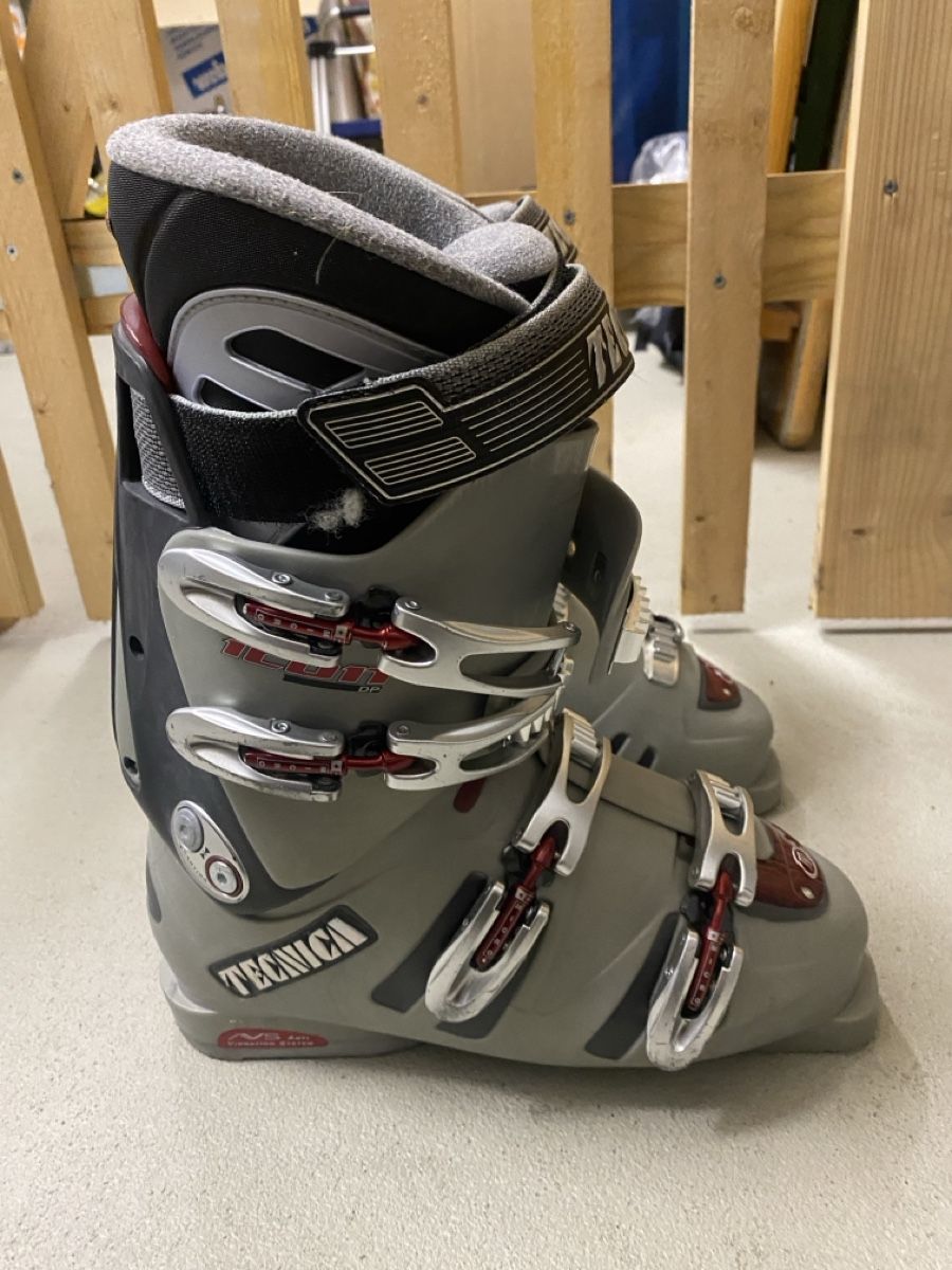 Tecnica Scarpe da uomo: Tecnica Skischuhe, Grösse 39 – Usato da Hünenberg venduto da cor_pm2s