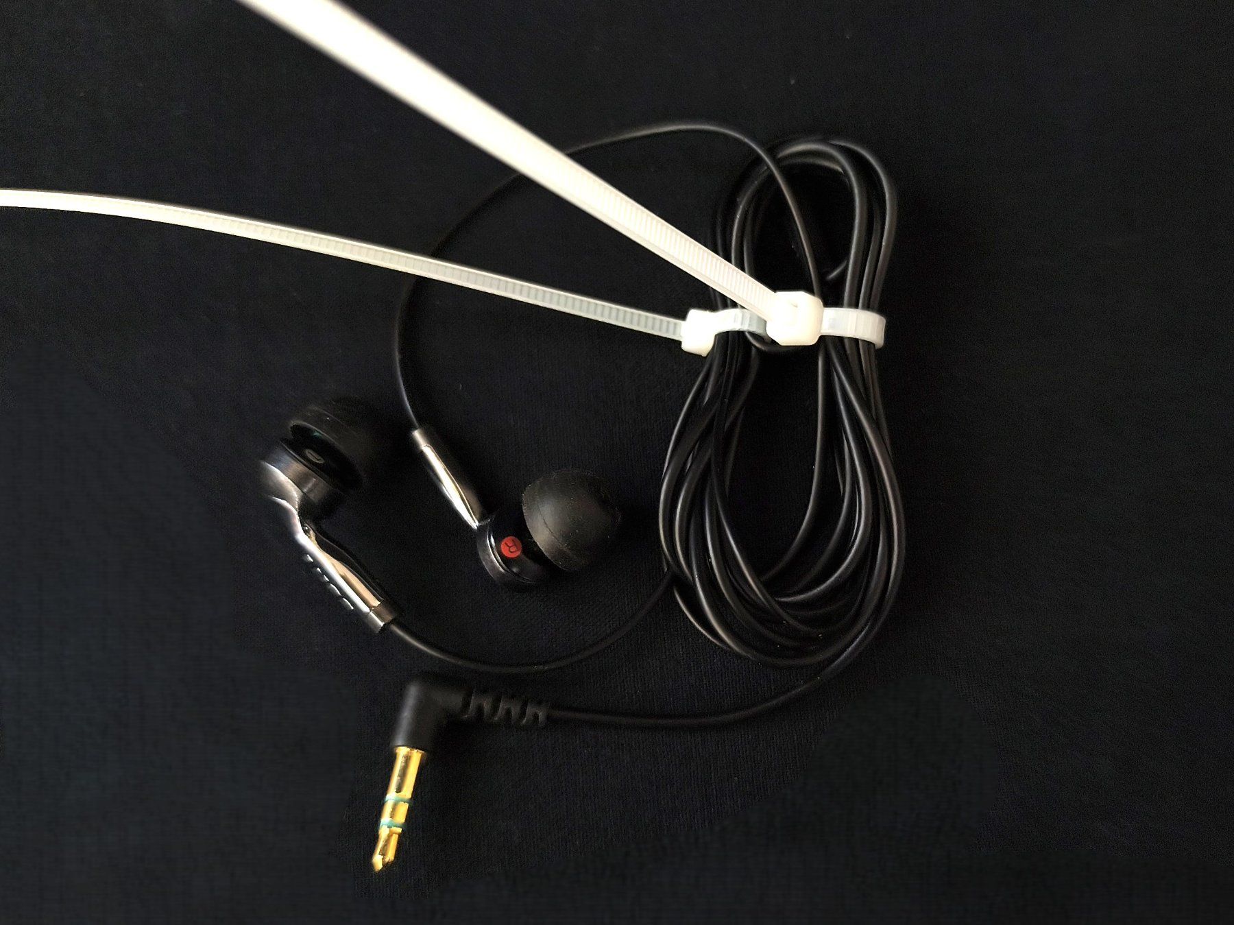 Sony Cuffie: 4er-Set Kabelkopfhörer – Usato da Pratteln venduto da Restwert_Pratteln 4