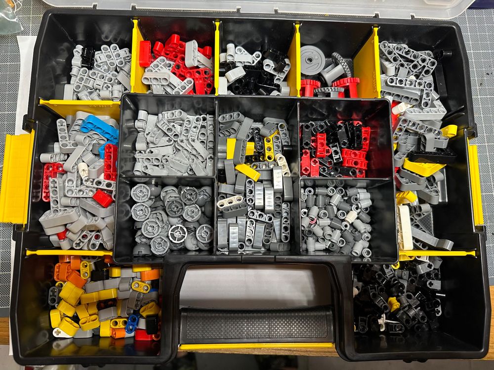 Lego Technik reile in sortierbox (Gebraucht) in Rupperswil für CHF 19 ...