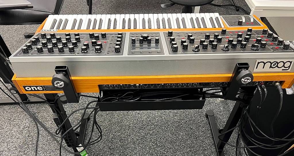 Moog Instruments de musique: MOOG One 8-Voice – D'occasion à Langenthal par Walch 1