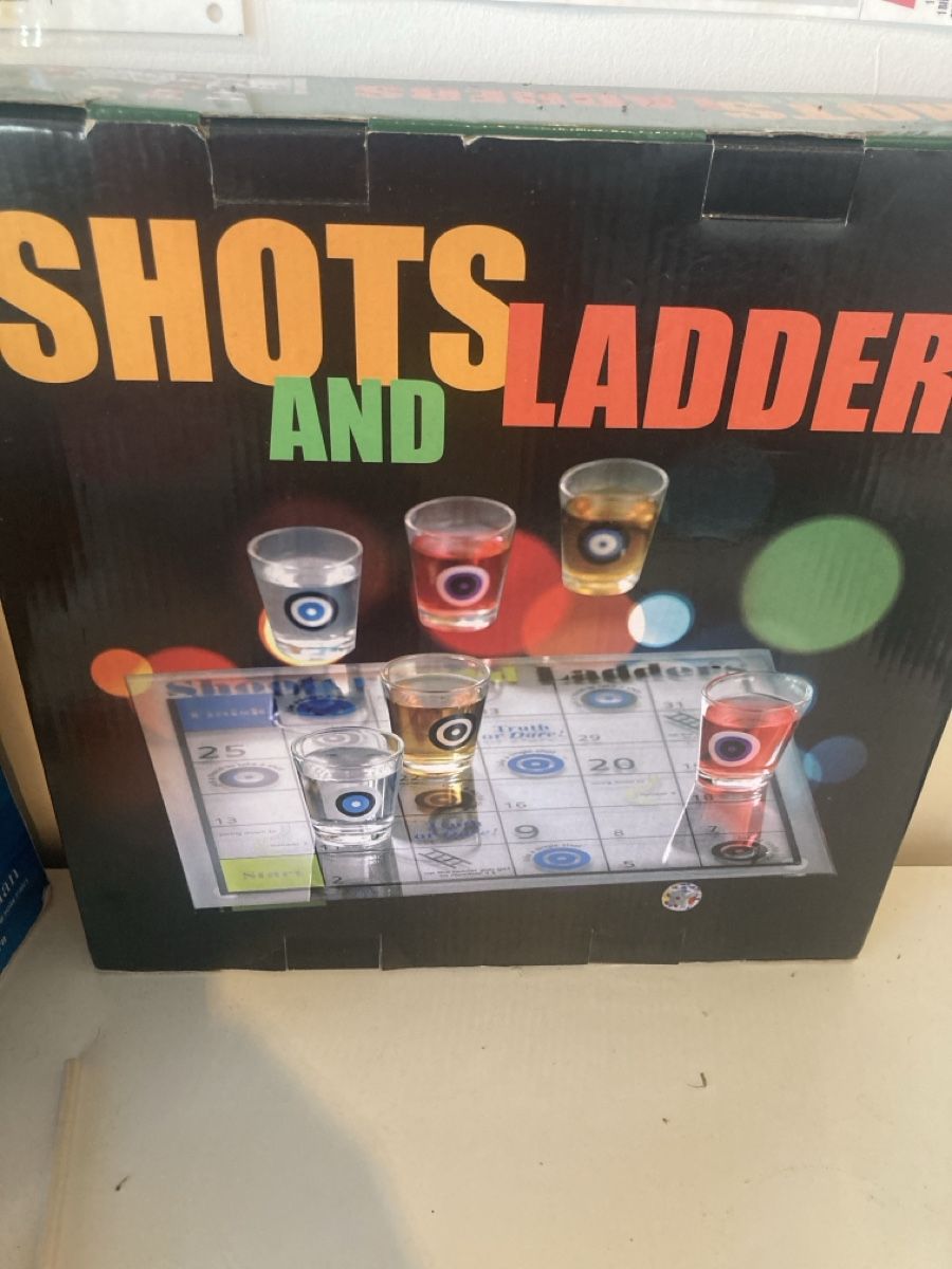 Giochi: Shots and Ladders – Nuovo (secondo la descrizione) da Hergiswil NW venduto da jua_7chk