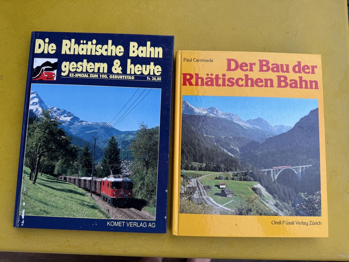 Libri: 2 Bücher Rhätische Bahn Eisenbahn Schweiz  – Usato da Ennetbaden venduto da mapa05