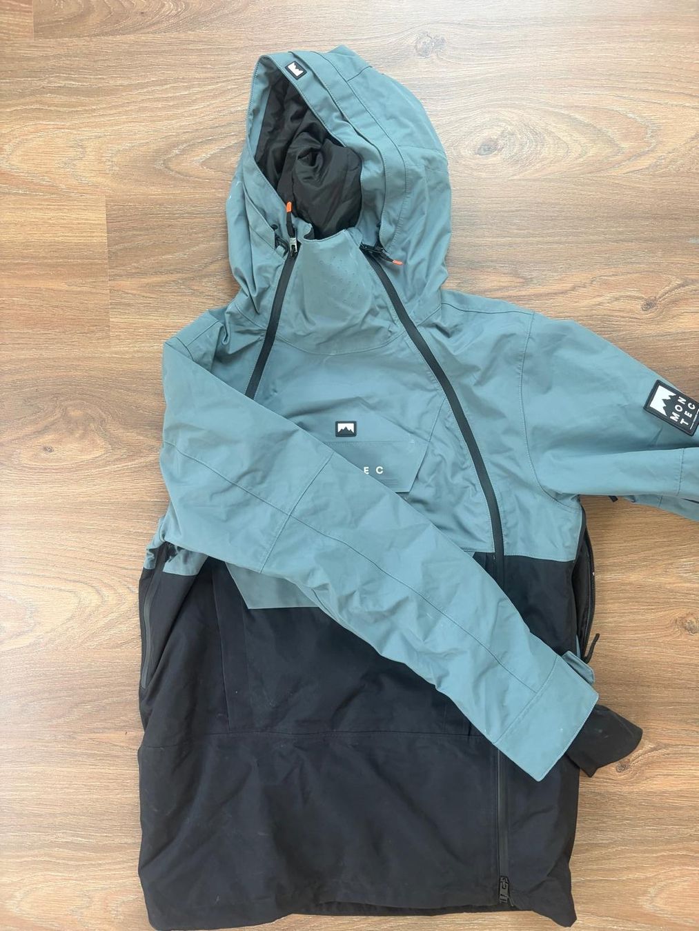 Montec Giacche: Veste de ski/snowboard Montec grise – Nuovo (secondo la descrizione) da Môtiers NE venduto da ElGreco3099 2