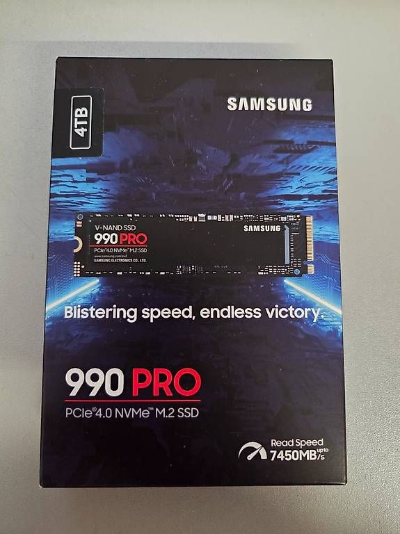 Dischi rigidi: NEU - Samsung 990 Pro 4TB M.2 SSD – Usato da Utzenstorf venduto da hpcalulator