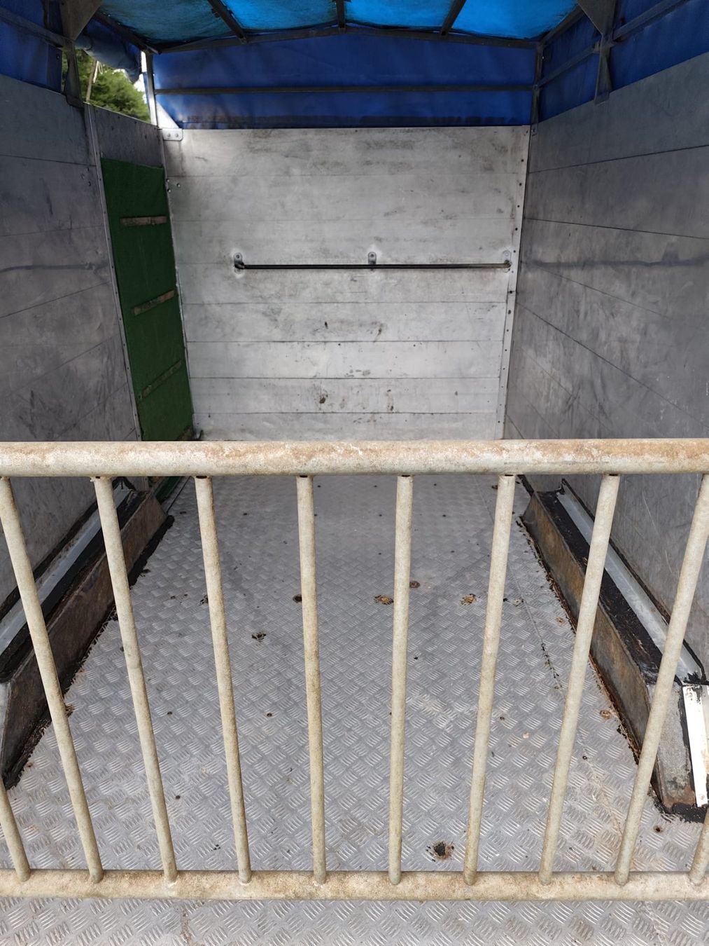 Rimorchi: Occ. Viehanhänger ab Platz – Usato da Worb venduto da balib 1