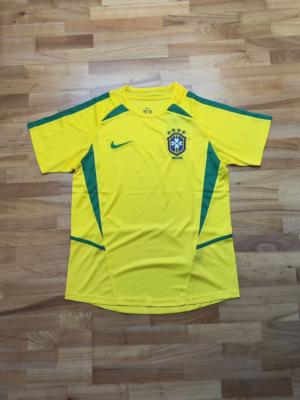 Nike Canottiere & Pantaloni: Retro Brasilien Heimtrikot 2002 – Nuovo (secondo la descrizione) da Breitenbach venduto da Lqris