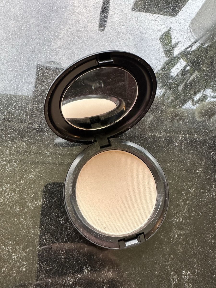 Mac Cosmetics Make-up: MAC Blot Powder Medium – Usato da Bern venduto da Shininglove 2