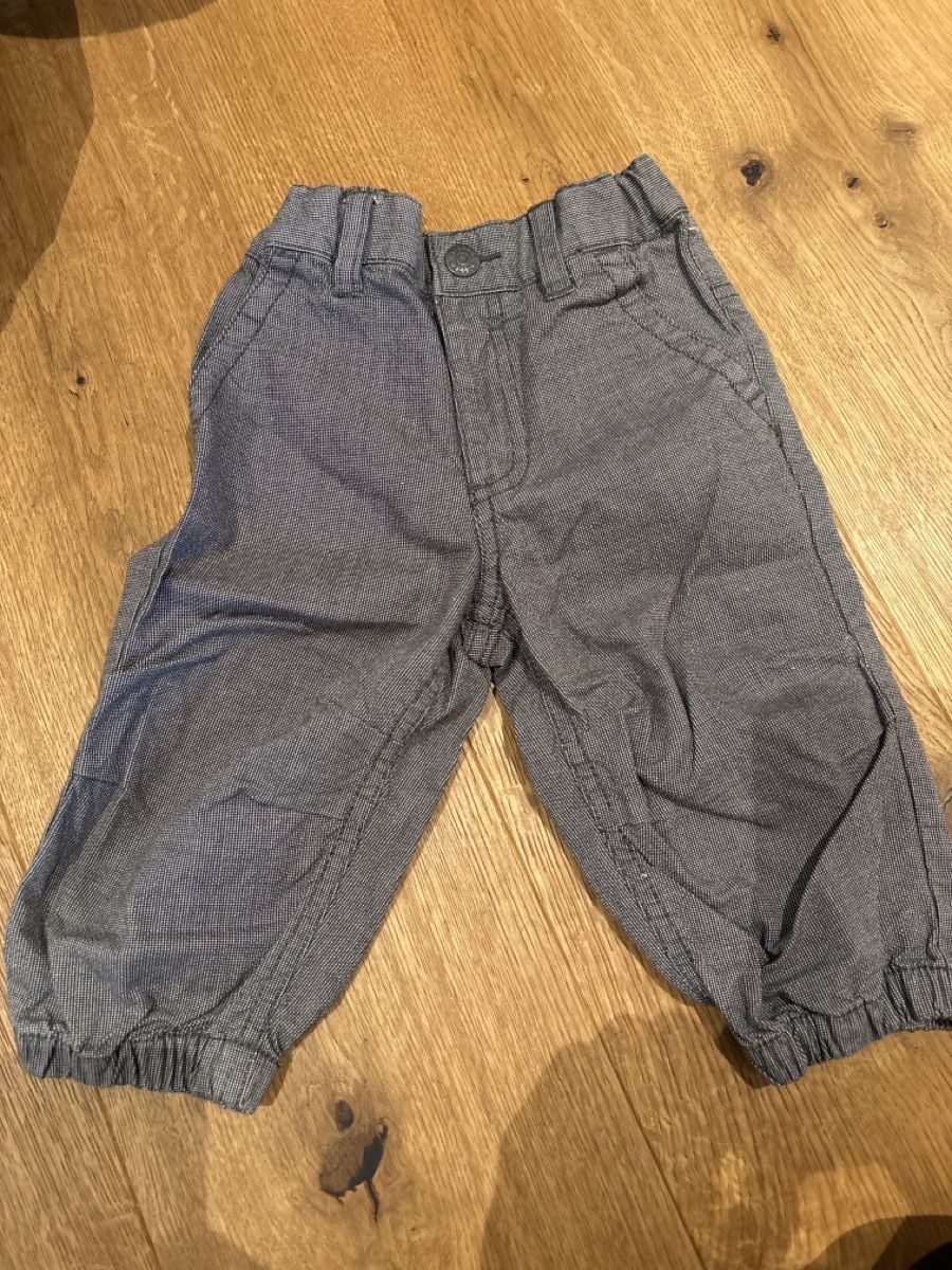 H&M Pantaloni: Jungen Hosen H&M 74 – Usato da Birrhard venduto da kristiii